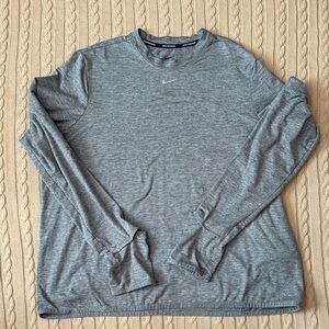 Nike Women’s Gray Long Sleeve Running Dri-Fit Shirt Thumbholes Size XL